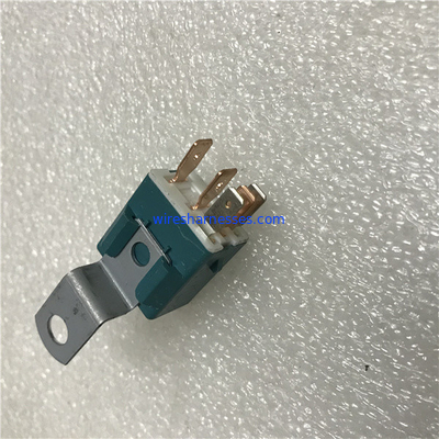 156700-1840 Isuzu Denso AC Relay Untuk Mesin Konstruksi